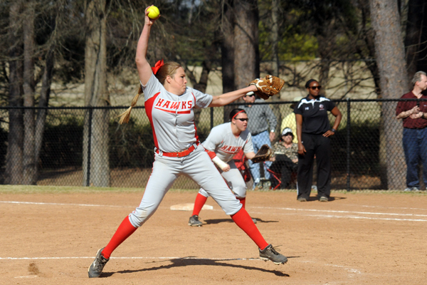 Lady Hawks move into 2nd in USA South with 7th conference sweep
